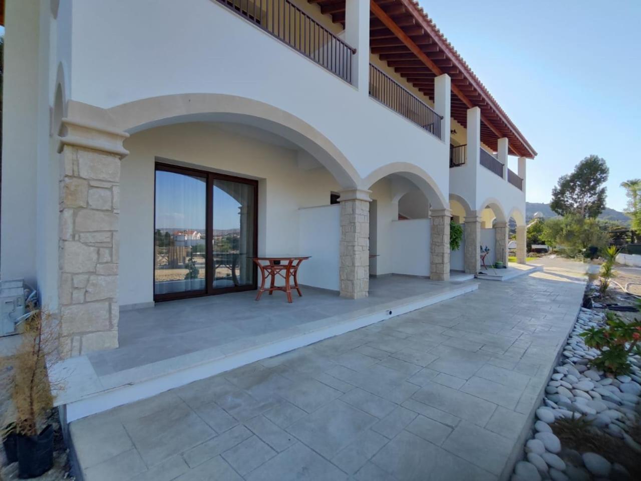 Vina Oliva Resort Pissouri Exteriör bild