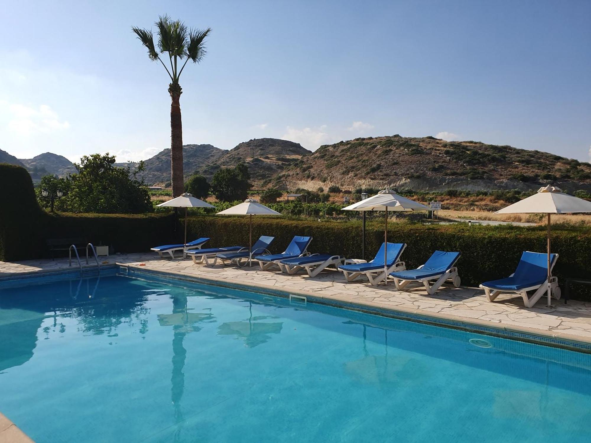 Vina Oliva Resort Pissouri Exteriör bild